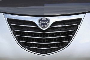 Lancia-Ypsilon-2011-2015-(10)