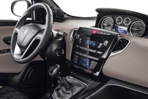 Lancia-Ypsilon-2011-2015-(9)