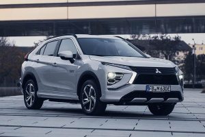 Mitsubishi_Eclipse_Cross_Plug-in_Hybrid-(1)