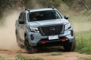 Nissan-Navara-2020-(1)