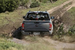 Nissan-Navara-2020-(26)