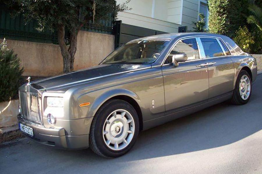 https://autogreeknews.gr/wp-content/uploads/2020/11/Rolls-Royce-Phantom-2006-4.jpg