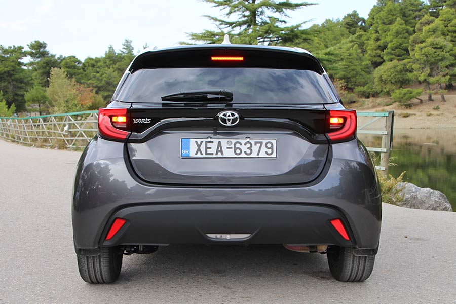 https://autogreeknews.gr/wp-content/uploads/2020/11/Toyota-Yaris-1.5-2020-28.jpg