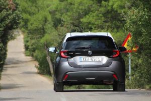 Toyota-Yaris-1.5-2020-(3)
