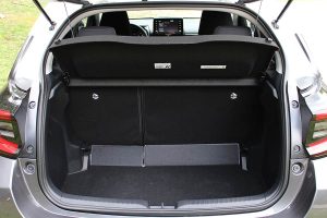 Toyota-Yaris-1.5-2020-(9)