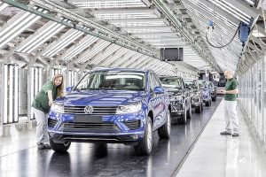 Volkswagen-Slovakia-Plant-(3)