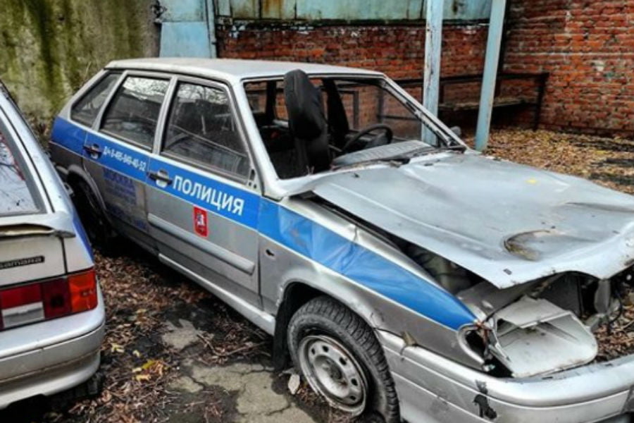 https://autogreeknews.gr/wp-content/uploads/2020/11/abandoned-police-cars-4.jpg