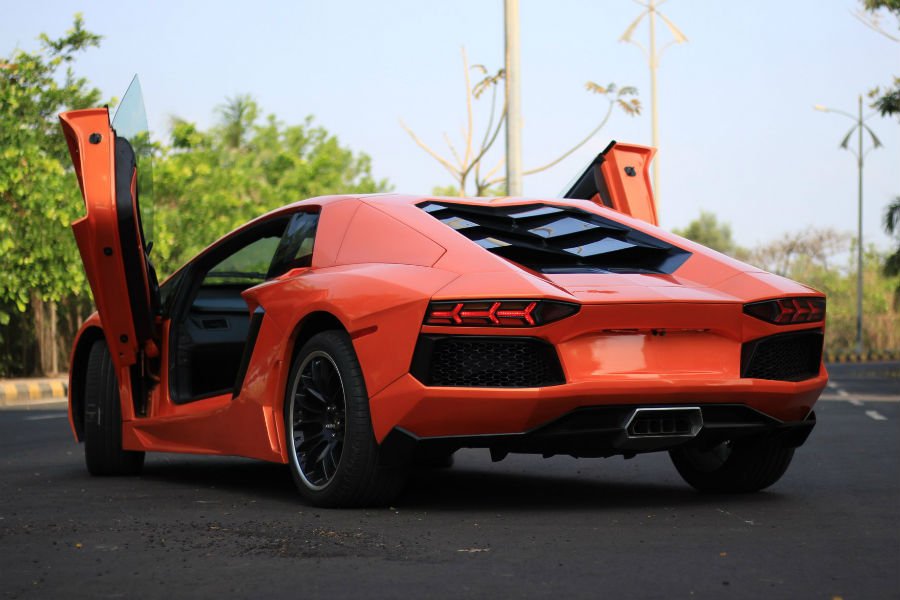 https://autogreeknews.gr/wp-content/uploads/2020/11/aventador-replica-india-4.jpg