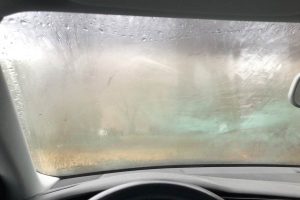 car-windshield-defogging