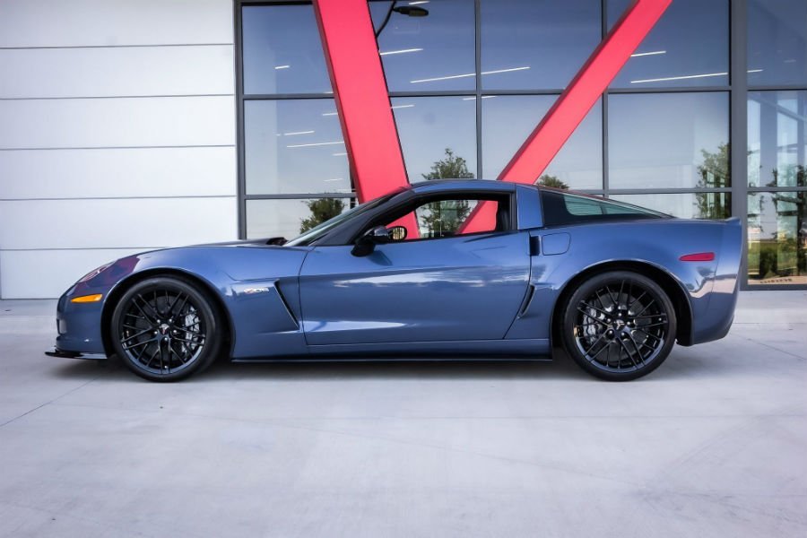 https://autogreeknews.gr/wp-content/uploads/2020/11/corvette-z06-carbon-edition-12.jpg
