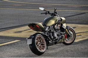 ducati diavel 1260 s lamborghini 4