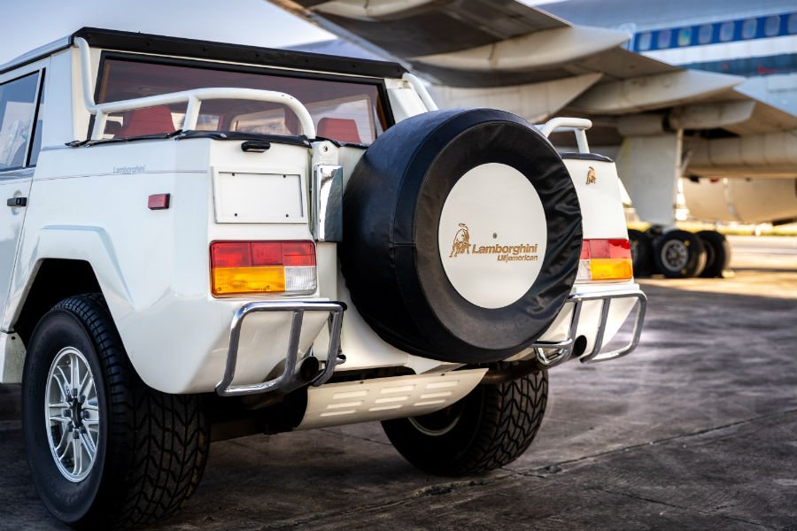 https://autogreeknews.gr/wp-content/uploads/2020/11/lamborghini-lm002-2.jpg