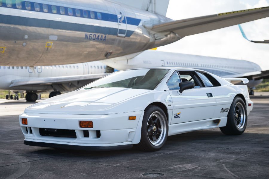 https://autogreeknews.gr/wp-content/uploads/2020/11/lotus-esprit-x180.jpg