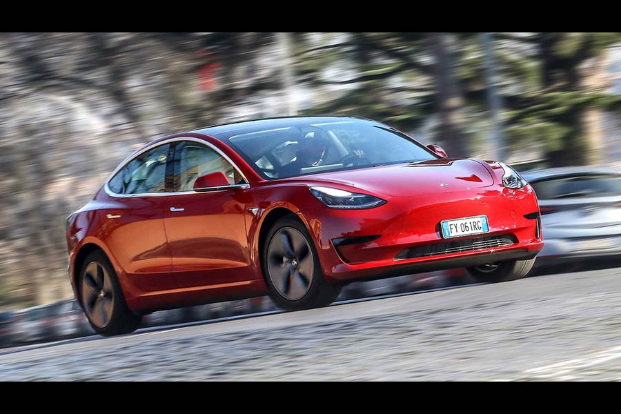 https://autogreeknews.gr/wp-content/uploads/2020/11/tesla-model-3-test-2.jpg