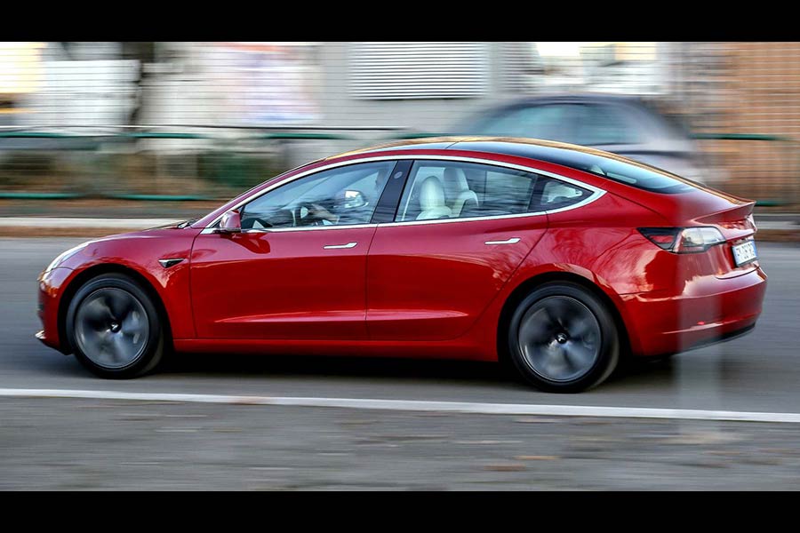 https://autogreeknews.gr/wp-content/uploads/2020/11/tesla-model-3-test-7.jpg