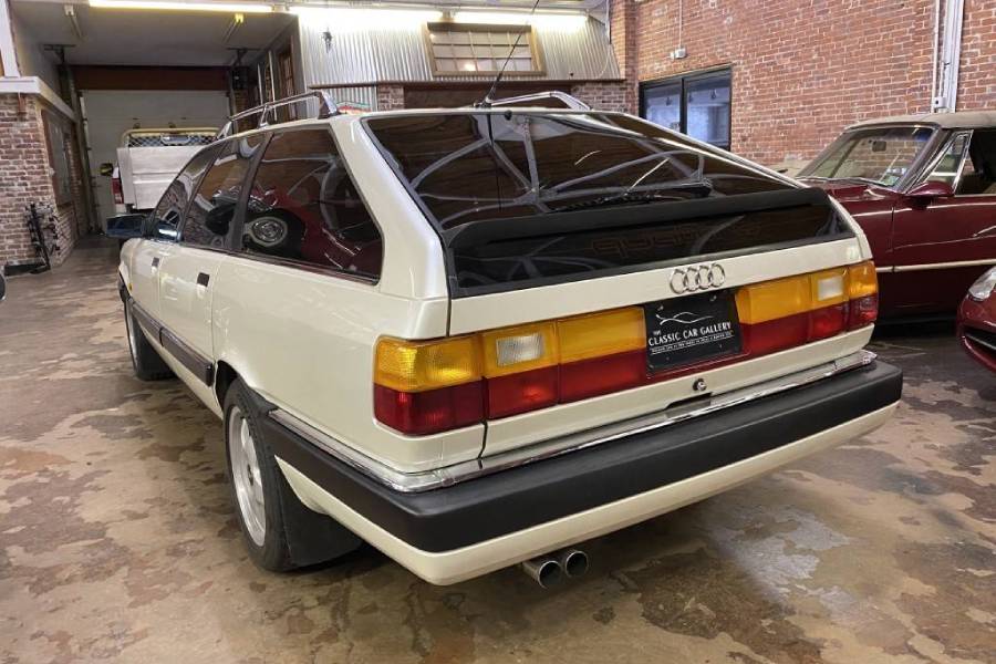 https://autogreeknews.gr/wp-content/uploads/2020/12/1991-Audi-200-5.jpg
