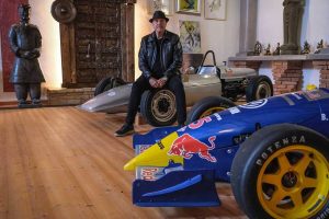 80-year-old-buys-80th-porsche 10