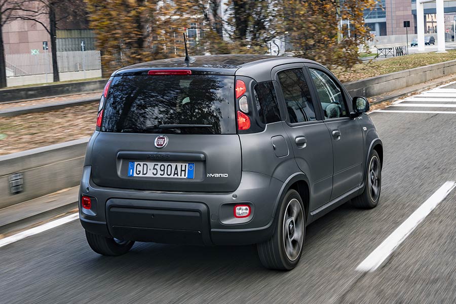 https://autogreeknews.gr/wp-content/uploads/2020/12/Fiat-Panda-Sport.jpg