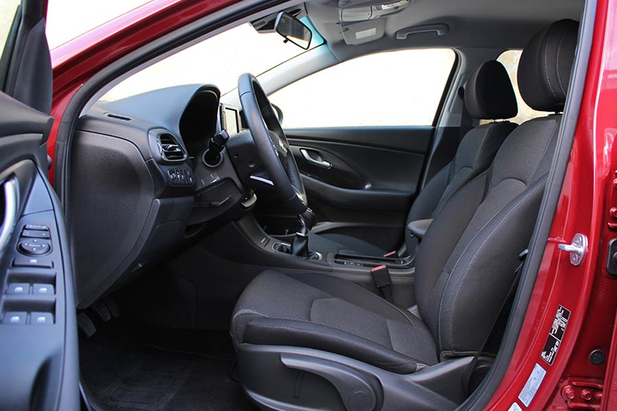 https://autogreeknews.gr/wp-content/uploads/2020/12/Hyundai-i30-interior-front.jpg