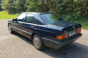 Mercedes-190-E-(2)