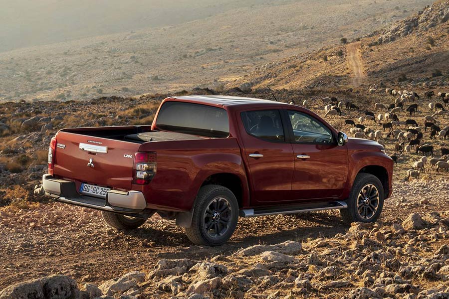 https://autogreeknews.gr/wp-content/uploads/2020/12/Mitsubishi-L200-DC-2020-2.jpg