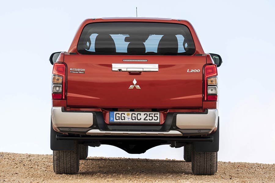 https://autogreeknews.gr/wp-content/uploads/2020/12/Mitsubishi-L200-DC-2020-6.jpg