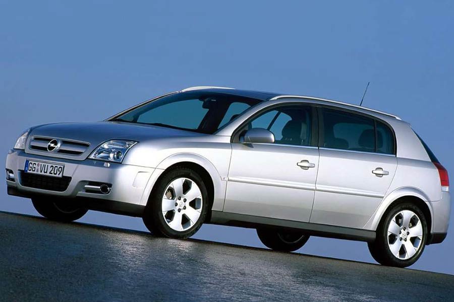 https://autogreeknews.gr/wp-content/uploads/2020/12/Opel-Signum-2003-4.jpg