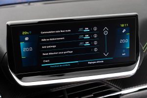 PEUGEOT-e-208-GT-(5)