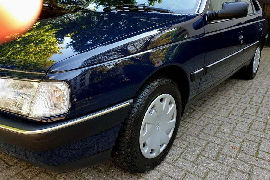 https://autogreeknews.gr/wp-content/uploads/2020/12/Peugeot-405-1994-10.jpg