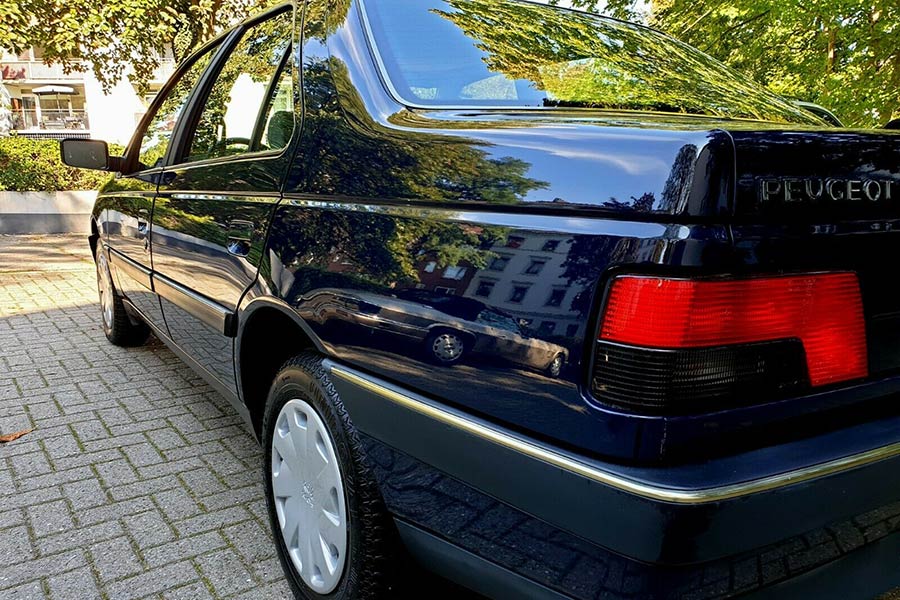 https://autogreeknews.gr/wp-content/uploads/2020/12/Peugeot-405-1994-5.jpg