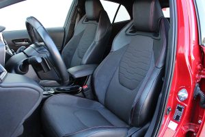 Toyota-Corolla-2.0-Hybrid-(10)