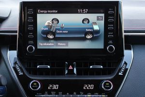 Toyota-Corolla-2.0-Hybrid-(19)