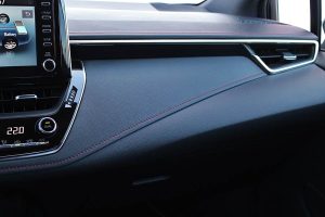 Toyota-Corolla-2.0-Hybrid-(21)