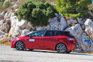 Toyota Corolla 2.0 Hybrid (6)