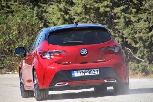 Toyota Corolla 2.0 Hybrid (8)