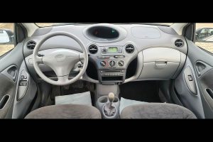 Toyota-Yaris-1.0-2003-(10)