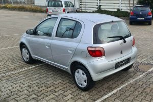 Toyota-Yaris-1.0-2003-(2)