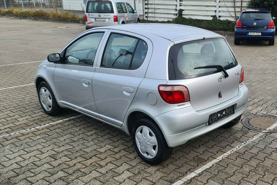 https://autogreeknews.gr/wp-content/uploads/2020/12/Toyota-Yaris-1.0-2003-2.jpg