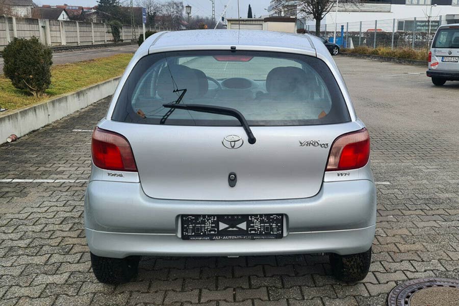 https://autogreeknews.gr/wp-content/uploads/2020/12/Toyota-Yaris-1.0-2003-3.jpg