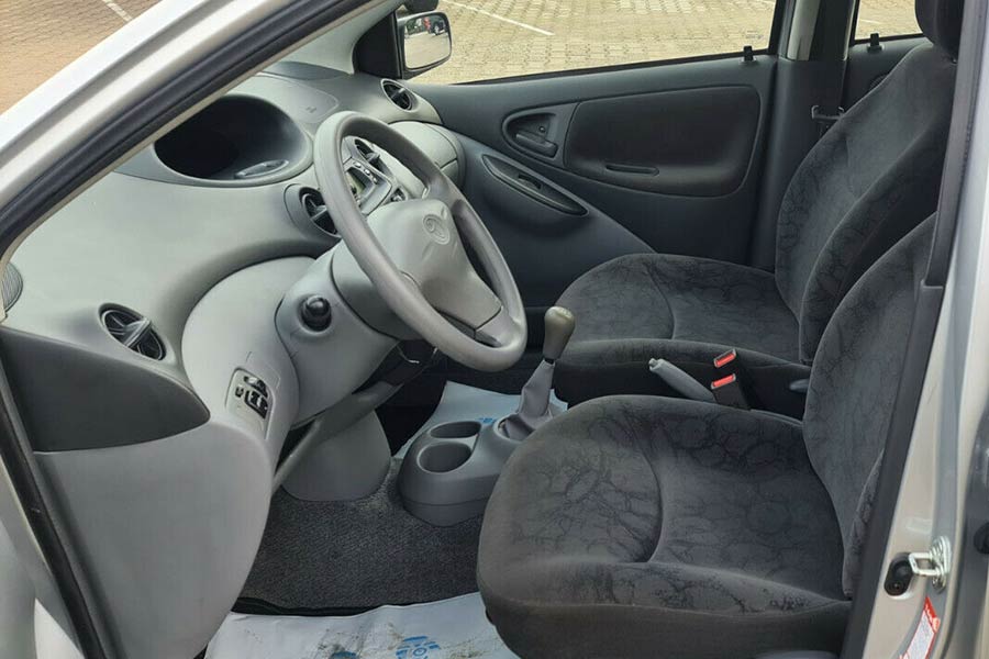 https://autogreeknews.gr/wp-content/uploads/2020/12/Toyota-Yaris-1.0-2003-9.jpg
