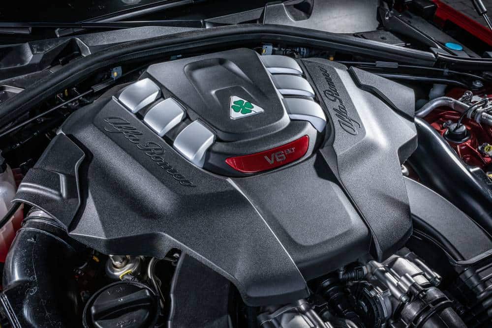 https://autogreeknews.gr/wp-content/uploads/2020/12/alfa_romeo_giulia_quadrifoglio_122.jpg
