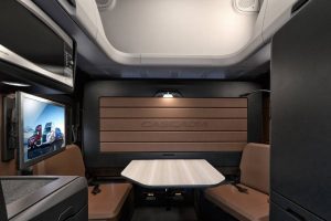 freightliner cascadia 8