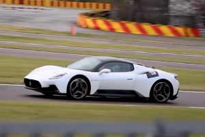 maserati mc20 on track