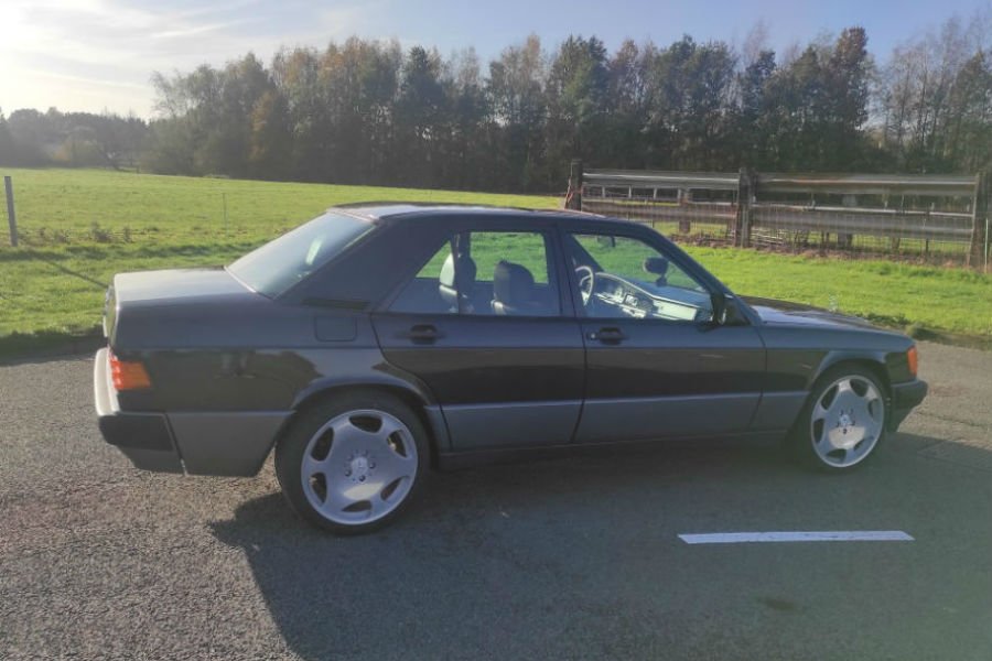 https://autogreeknews.gr/wp-content/uploads/2020/12/mercedes-190e-v12-2.jpg