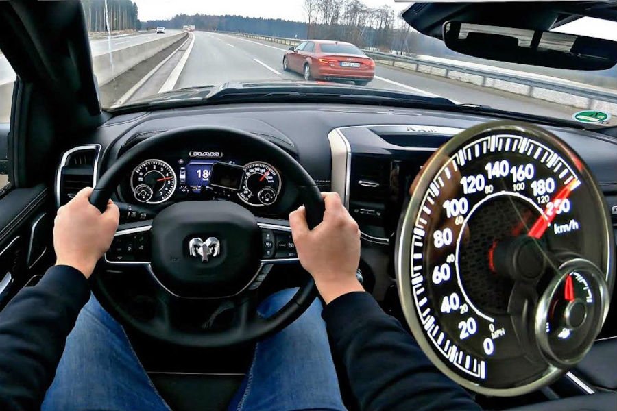 Τελικές με Ram 1500 Hemi 5.7 V8 401 hp (+video)