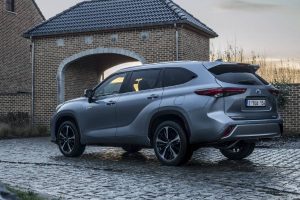 2021-Toyota-Highlander-Europe-58