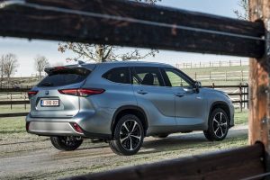 2021-Toyota-Highlander-Europe-59