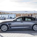 2021-bmw-520e-sedan-1