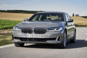 2021-bmw-520e-sedan-2