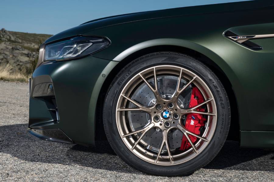 https://autogreeknews.gr/wp-content/uploads/2021/01/2022-BMW-M5-CS-68.jpg